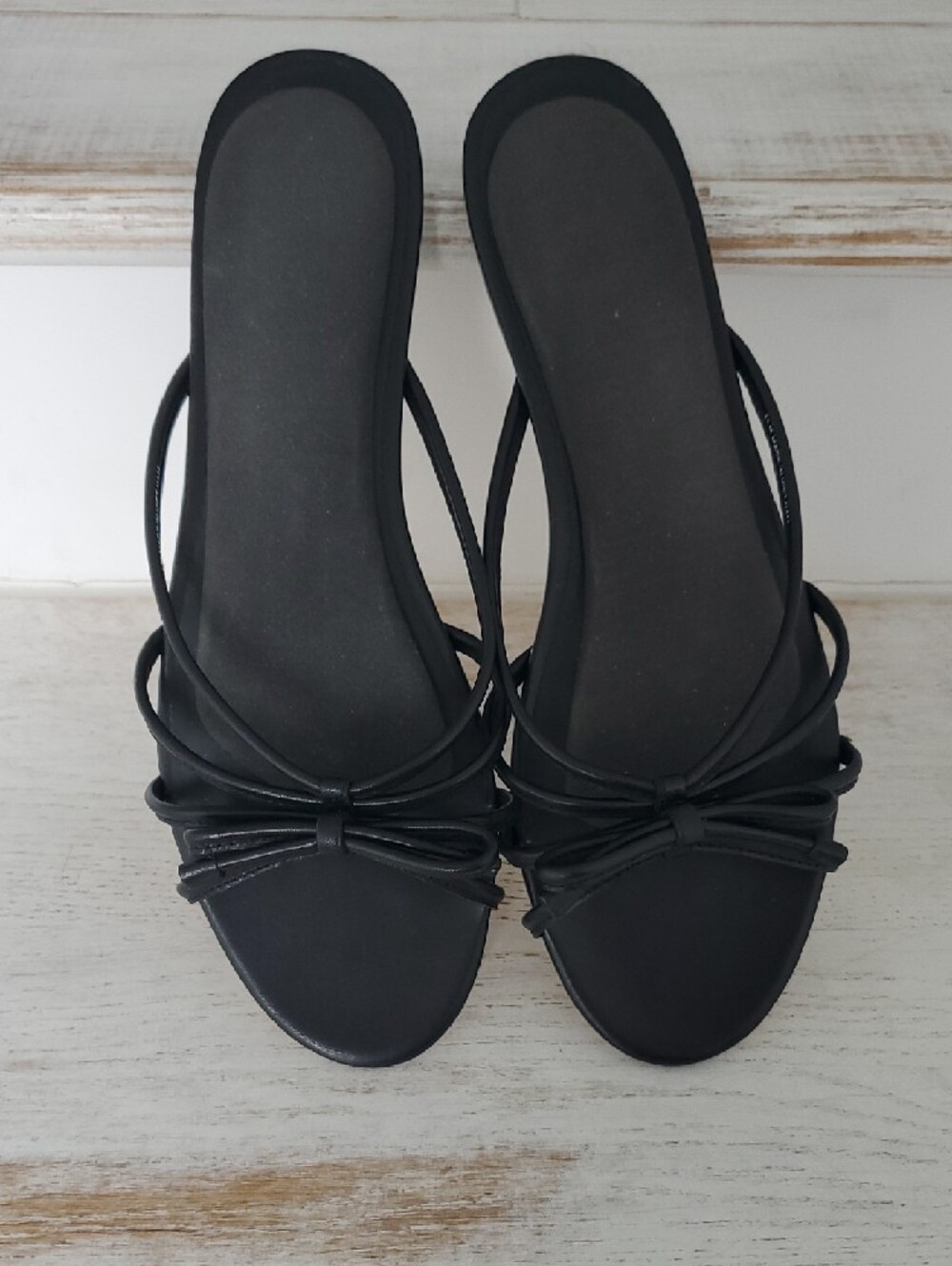 Everlane Black Bow Slide Sandals - Picture 3 of 8